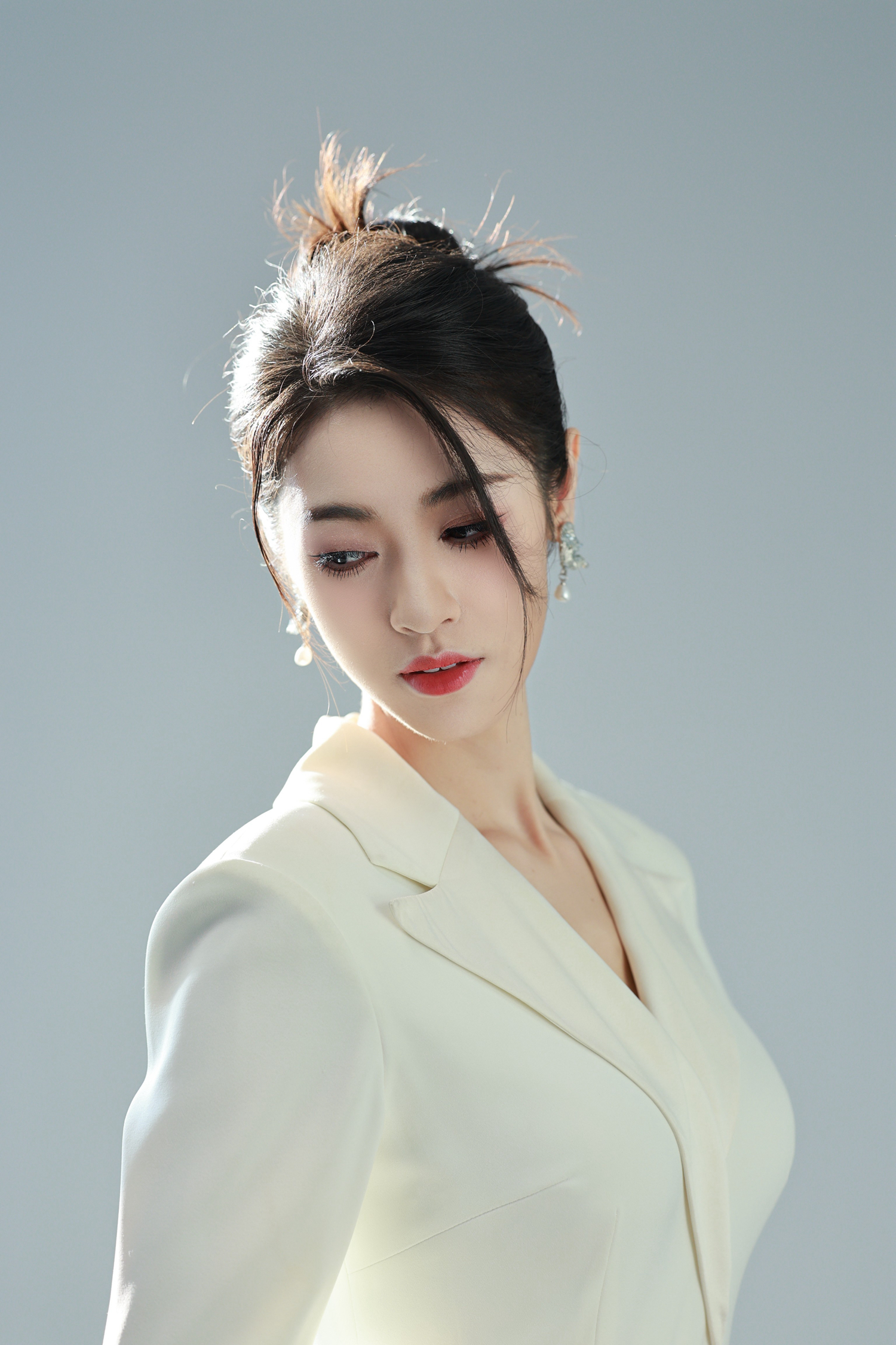 歌手李允儿、青年女高音歌唱家李允儿